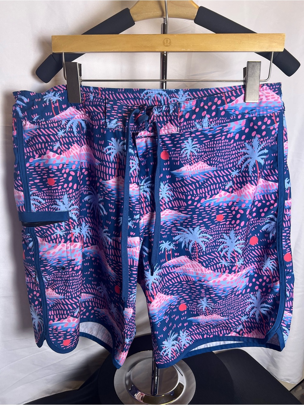 Maui Rippers Tropical Dream 9"  Boardshorts - Pink & Blue Palm Print Women’s 12